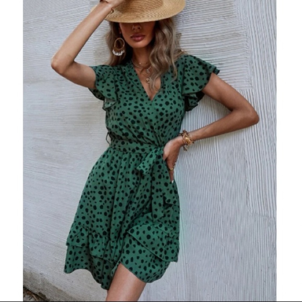 Boho green black dalmatian dot belted ruffle hem dress - Picture 2 of 6